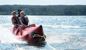 Maisons de vacances Mobil-Home Camping 4* Landes Lac et Ocean 6 a 8 p. : photos des chambres