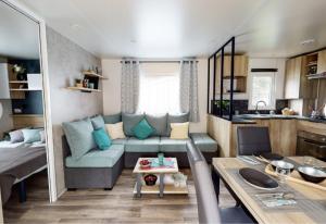 Maisons de vacances Mobil-Home Camping 4* Landes Lac et Ocean 6 a 8 p. : photos des chambres