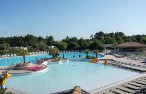 Maisons de vacances Mobil-Home Camping 4* Landes Lac et Ocean 6 a 8 p. : photos des chambres