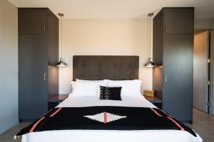 Luxury Joshua Tree Home With Hot Tub & views