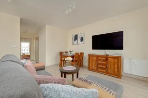 Wilczak Spacious Apartment with FREE GARAGE Poznań by Noclegi Renters