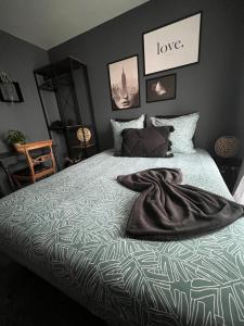 Appartements Appart XXL -10 pers - 2 Pkg - 10 mn Paris : photos des chambres