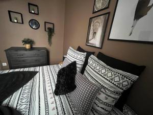 Appartements Appart XXL -10 pers - 2 Pkg - 10 mn Paris : photos des chambres