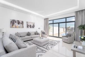 obrázek - Nasma Luxury Stays - Luxurious Villa with Private Pool & Beach Access