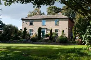 FIRS Sleeps 15 Stunning country house with hot tub - Sudbourne