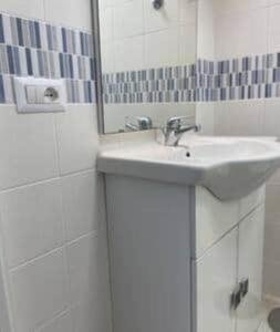 Ischia-Forio-Punta Caruso-La Grille du coq-villa 4 il prezzo della villa è riferito allintero alloggio con il limite delle persone previste n 6