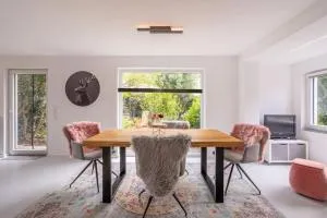 Adenauer Zwölf - Das 5 Sterne Ferienhaus mit Sauna und Garten am Eifelsteig - Üxheim