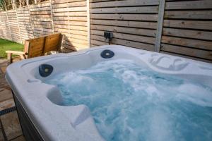 Wern Y Glais - 2 Bedroom Cottage - Glais