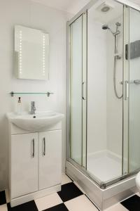 Double Room En Suite with Kitchenette  room in Brayford Guest House