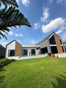 TRE Khaoyai Pool Villa ทรีเขาใหญ่ พูลวิลล่า