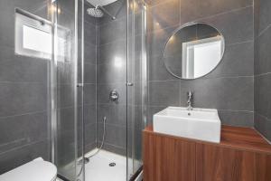 WHome City Oasis Extravaganza: Lisbons Supreme Retreat