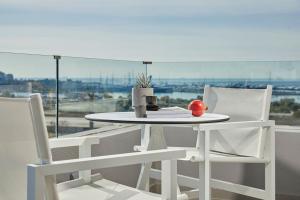 CW Athens Riviera Suite