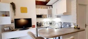 Appartements Yellow Home-by So'SerenityHome-balcon vue montagne-mezzanine : photos des chambres