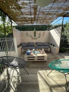 Havre de paix en Provence : maison avec piscine