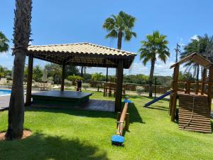 CASA ELEGANTE E ACONCHEGANTE