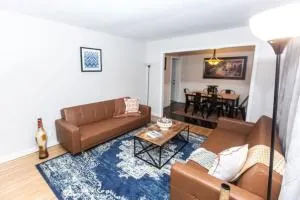 Birmingham Brickstone With Backyard Privacy - Leeds