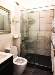 Appartements L'amoureux - terrasse et climatisation coeur de ville : photos des chambres