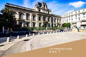 Appartements L'amoureux - terrasse et climatisation coeur de ville : photos des chambres