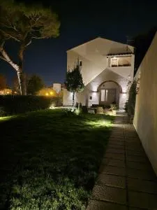 La Villa apartments Tinaia - Excellent for Sardegna & Corsica - 6-8 beds - Private parking included with camera - Valle Benedetta