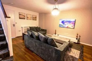 Stylish 3-Bedroom House - Rainham