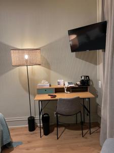 Hotels The Originals Boutique, Hotel La Villa Marine, Le Treport : photos des chambres