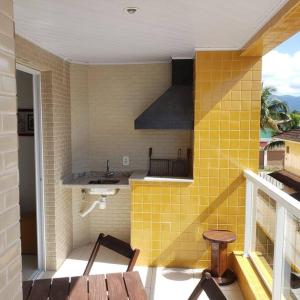 Apto no Jd Indaiá com piscina a 300m da praia