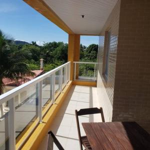 Apto no Jd Indaiá com piscina a 300m da praia