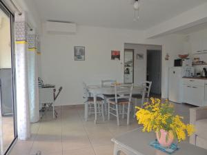 Agreable T2 1 chambre plage à 4 mn CLIM Parking Wifi