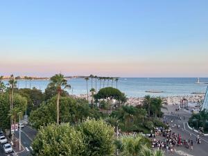 Cannes - Croisette - Palais des Festivals