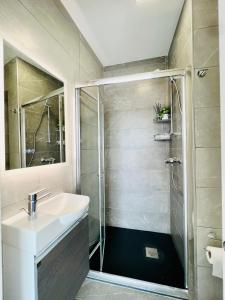 SUNSHINE SUITS - BRAND NEW APARTMENTS