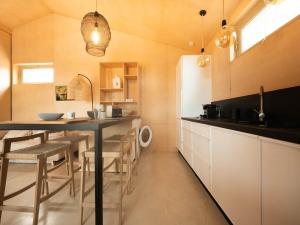 Appartements Le Mazet de l'Or - Climatisation et vue sur l'etang : photos des chambres