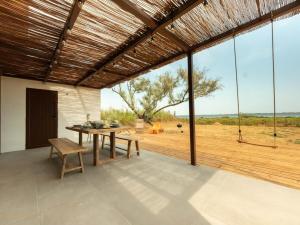 Appartements Le Mazet de l'Or - Climatisation et vue sur l'etang : photos des chambres