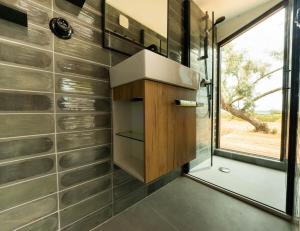 Appartements Le Mazet de l'Or - Climatisation et vue sur l'etang : photos des chambres