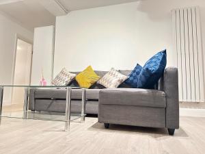 Large 4BR with 4En-Suite Bath Rooms Family House in Canary Wharf