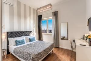 Deluxe Double Room with Sea View room in Napoli Great View