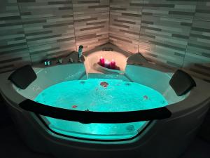 Suite Deluxe - Jacuzzi - Private Parking