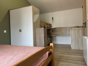 Maisons de vacances Maison La Bernerie-en-Retz, 4 pieces, 6 personnes - FR-1-612-31 : photos des chambres
