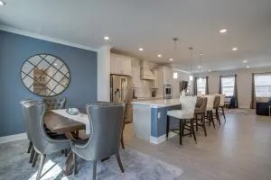 3 Mi to Ocean City Boardwalk Townhome with 2 Decks - 柏林