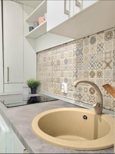 Studio Central Exer I