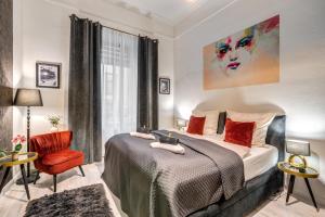 Sweet Dreams at Opera House Downtown