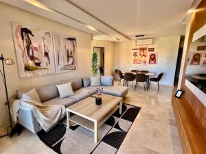 New appart, pool and golf view