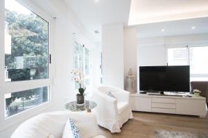 4 bedroom3 baths w AC in near beach!