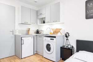 Charming City Center Studio 108