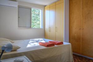 Apartamento Suite mais 2 QTS Espaçoso Ar Cond SQ21