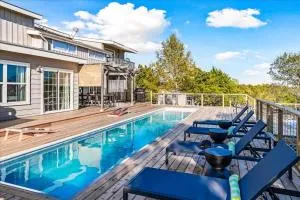 Luxe Farmhouse ~ Hot Tub + Pool ~ Great4Gatherings - Elgin