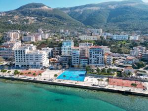Apartment Lion Fountain 17