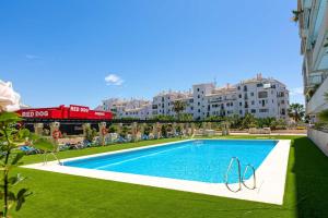 Spacious and luxurious apartment in Puerto Banus