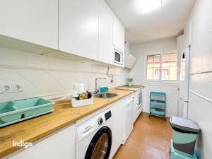 La Guardiana Bright, Modern Apartment GUA001