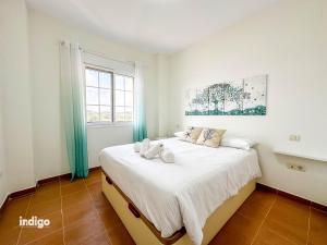 La Guardiana Bright, Modern Apartment GUA001