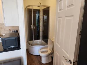 1 Bed Flat - Sleeps 3 - Parking - Wifi